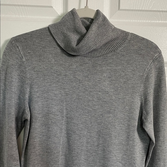 Calvin Klein Sweaters - Calvin Klein Sweater Turtleneck Thin Rayon Nylon Casual Grey Gray Women's Small